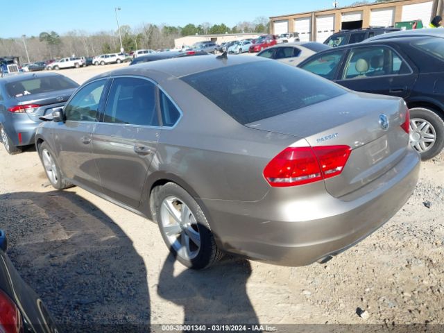 2015 VOLKSWAGEN PASSAT 1VWAT7A38FC110814 Photo 2