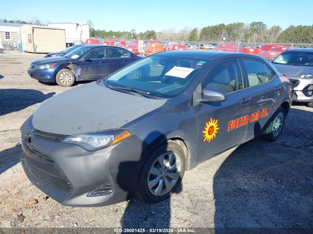 Toyota COROLLA LE 2018 5YFBURHE7JP749841 Image 2