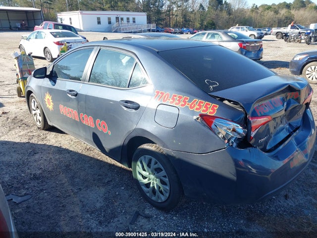 Toyota COROLLA LE 2018 5YFBURHE7JP749841 Image 3