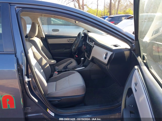 Toyota COROLLA LE 2018 5YFBURHE7JP749841 Image 5