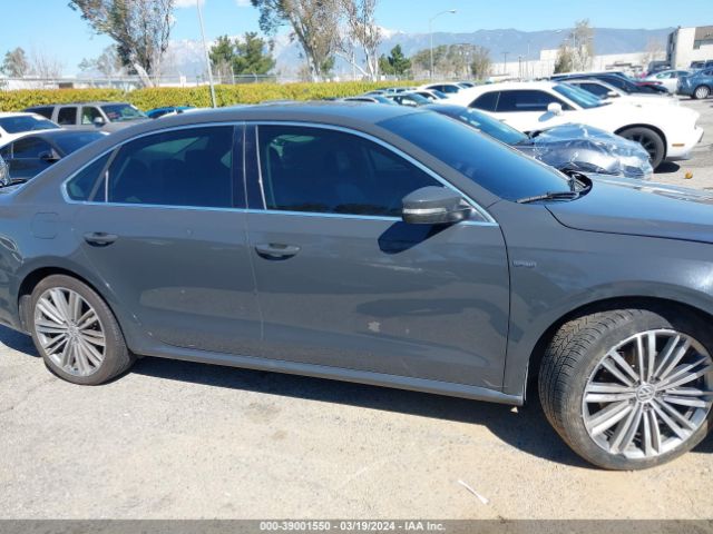 1VWBT7A3XEC120070 Volkswagen Passat 1.8t Sport