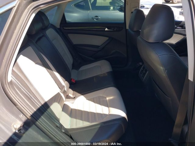 1VWBT7A3XEC120070 Volkswagen Passat 1.8t Sport