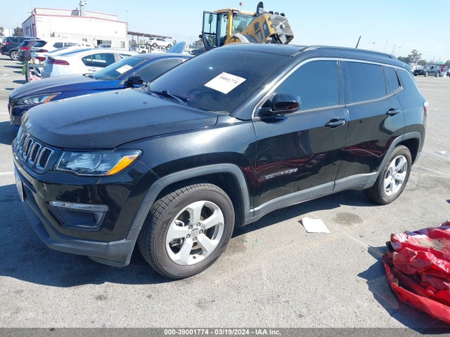 3C4NJCBB2JT461790 Jeep Compass Latitude Fwd
