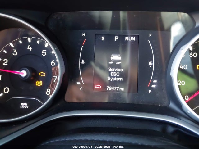 3C4NJCBB2JT461790 Jeep Compass Latitude Fwd