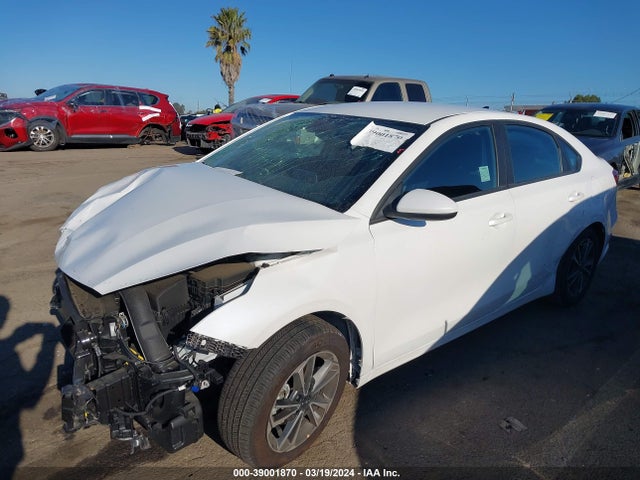 KIA Forte Lxs 2023 3KPF24AD4PE605637 Image 2