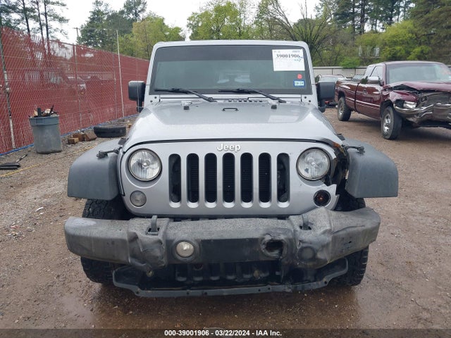 1C4BJWDG8FL774617 Jeep Wrangler Unlimited Sport
