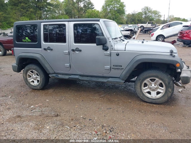 1C4BJWDG8FL774617 Jeep Wrangler Unlimited Sport