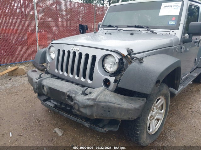 1C4BJWDG8FL774617 Jeep Wrangler Unlimited Sport
