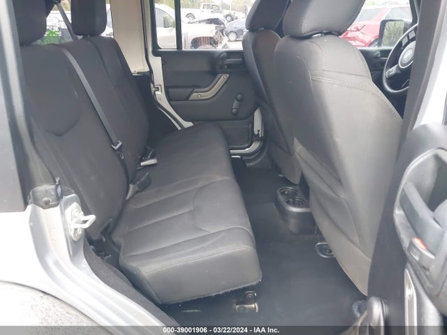 1C4BJWDG8FL774617 Jeep Wrangler Unlimited Sport