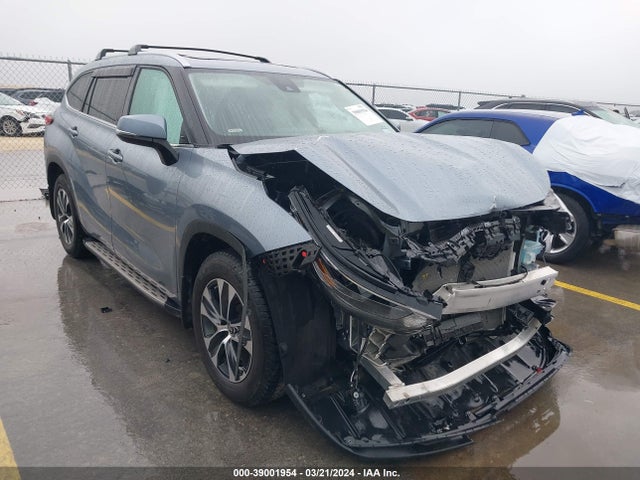 Toyota Highlander Xle 2021 5TDGZRAH3MS066042 Image 1