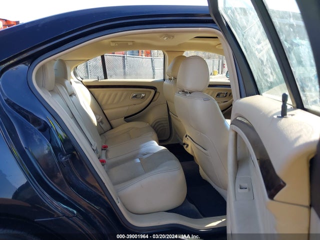 Ford Taurus Limited 2015 1FAHP2F80FG159971 Image 8