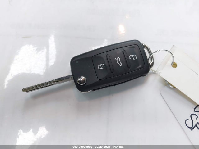 1VWAA7A3XLC021246 Volkswagen Passat 2.0t S