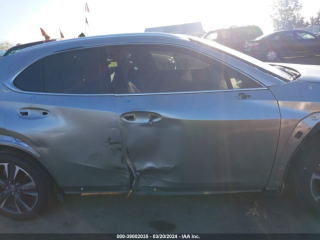 JTHX3JBH5N2052507 Lexus UX 200