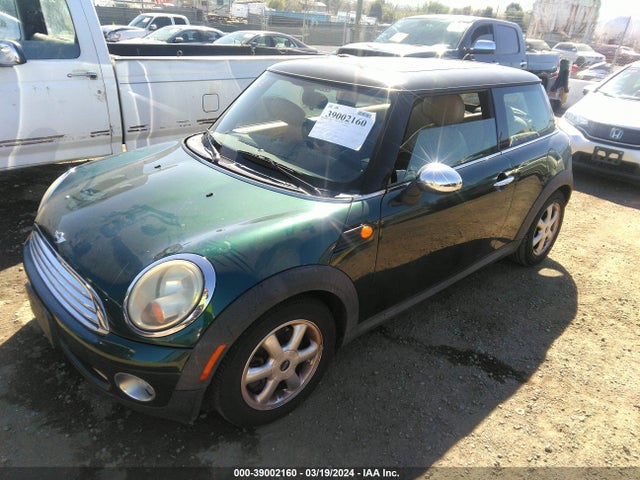 2008 MINI COOPER WMWMF33598TT64417 Photo 1