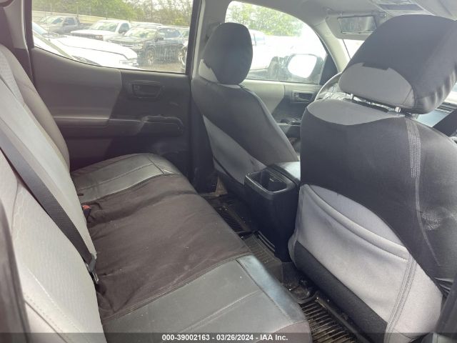 5TFAX5GN6KX143530 Toyota Tacoma Sr