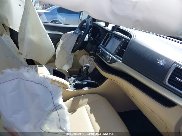 Toyota Highlander Xle V6 2014 5TDJKRFHXES023743 Image 5