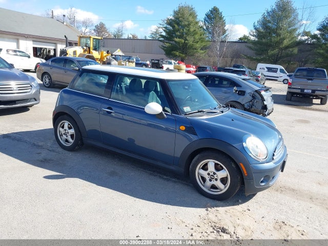 2010 MINI COOPER WMWMF3C52ATU76238 Photo 0
