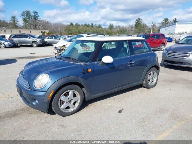 2010 MINI COOPER WMWMF3C52ATU76238 Photo 1