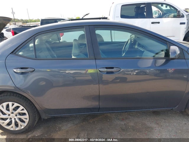 Toyota COROLLA LE 2018 5YFBURHE8JP781469 Image 13