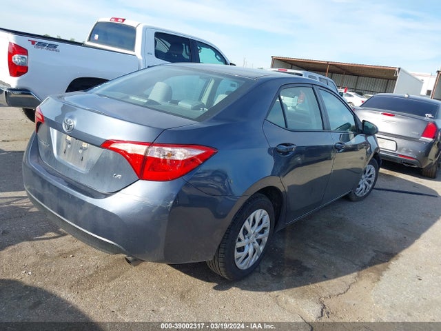 Toyota COROLLA LE 2018 5YFBURHE8JP781469 Image 4