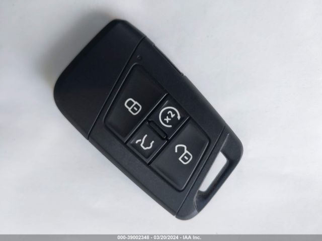 3VVCB7AX3PM139771 Volkswagen Tiguan 2.0t Se R-line Black