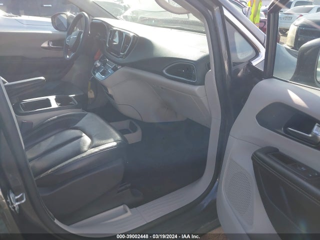2C4RC1BG8NR117935 Chrysler Pacifica Touring L