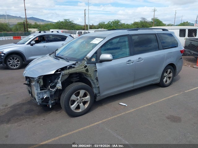 Toyota Sienna Le 8 Passenger 2016 5TDKK3DC9GS691965 Image 2