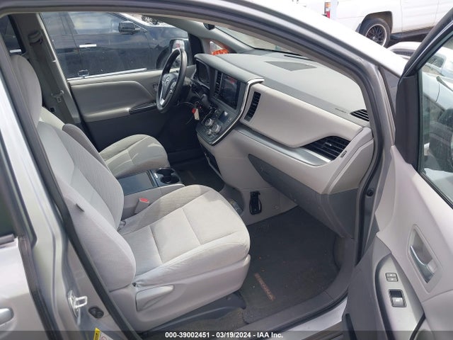 Toyota Sienna Le 8 Passenger 2016 5TDKK3DC9GS691965 Image 5