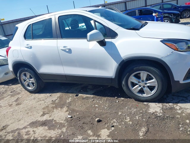 Chevrolet TRAX LS 2019 3GNCJKSB1KL297541 Image 13