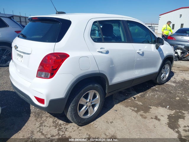Chevrolet TRAX LS 2019 3GNCJKSB1KL297541 Image 4
