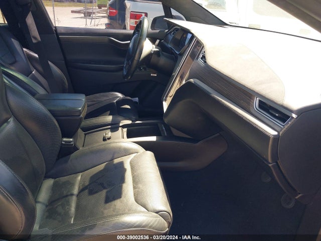 Tesla Model X 60d/70d/75d/90d 2016 5YJXCAE26GF008475 Image 5
