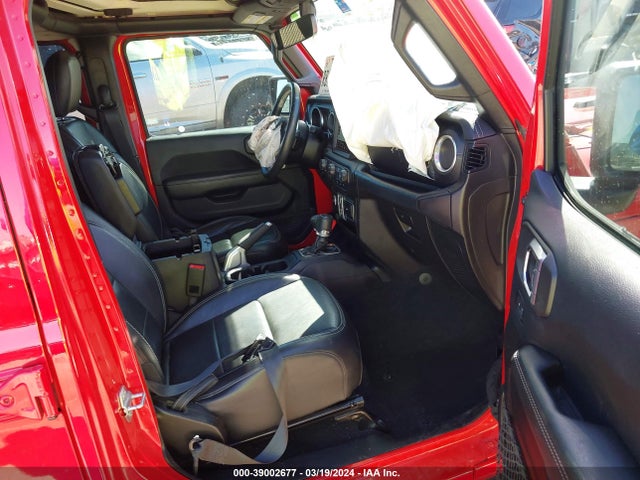 1C4HJXEG1JW165679 Jeep Wrangler Unlimited Sahara 4x4