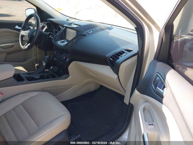 Ford Escape Titanium 2017 1FMCU0J94HUF02749 Image 5