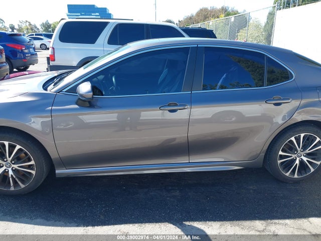 Toyota CAMRY SE 2018 4T1B11HK2JU090467 Image 14