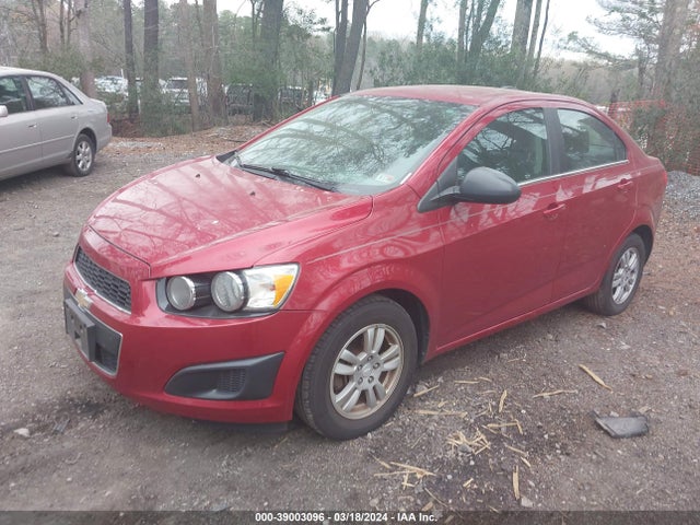 Chevrolet Sonic Lt Auto 2015 1G1JC5SHXF4163051 Image 2