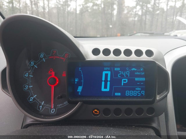 Chevrolet Sonic Lt Auto 2015 1G1JC5SHXF4163051 Image 7