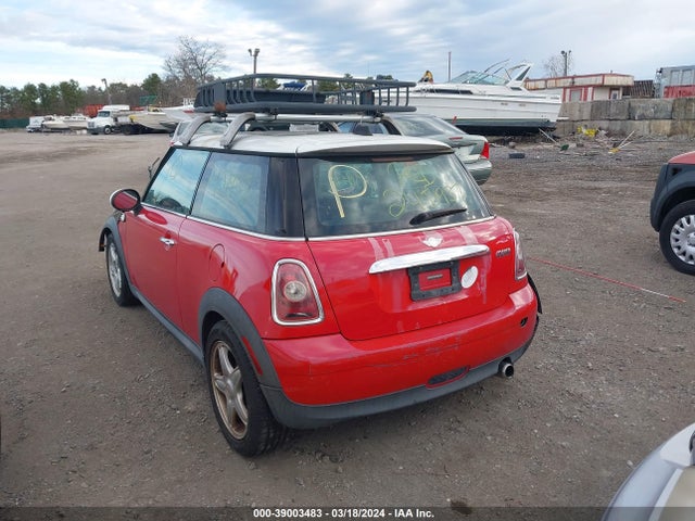 2007 MINI COOPER WMWMF33547TL77719 Photo 2