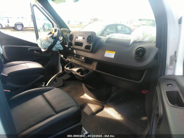 W1Y40BHY9NT109257 Mercedes-Benz Sprinter 2500 Standard Roof I4