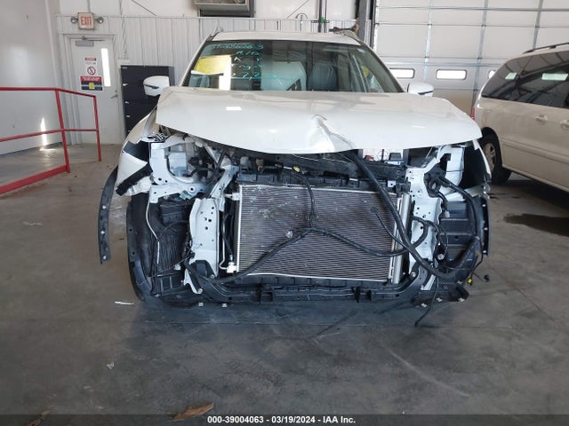 39004063 :رقم المزاد ، KNMAT2MT8JP534190 vin ، 2018 Nissan Rogue Sv مزاد بيع