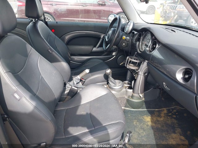 2006 MINI COOPER WMWRC33516TK71192 Photo 4