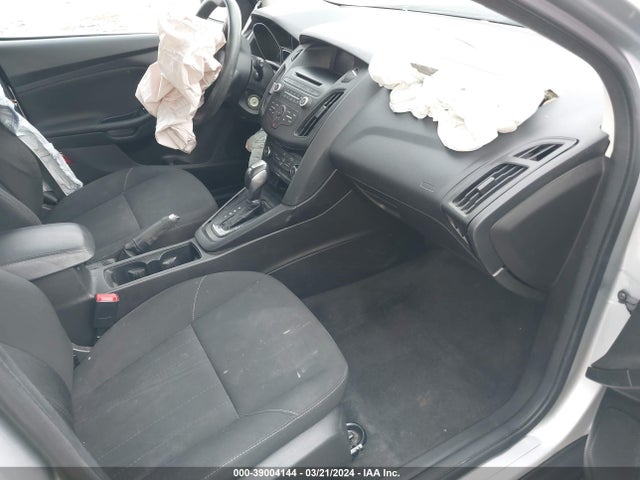 Ford FOCUS SE 2016 1FADP3K2XGL276441 Image 5