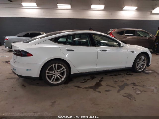 5YJSA1H10EFP35871 Tesla Model S P85