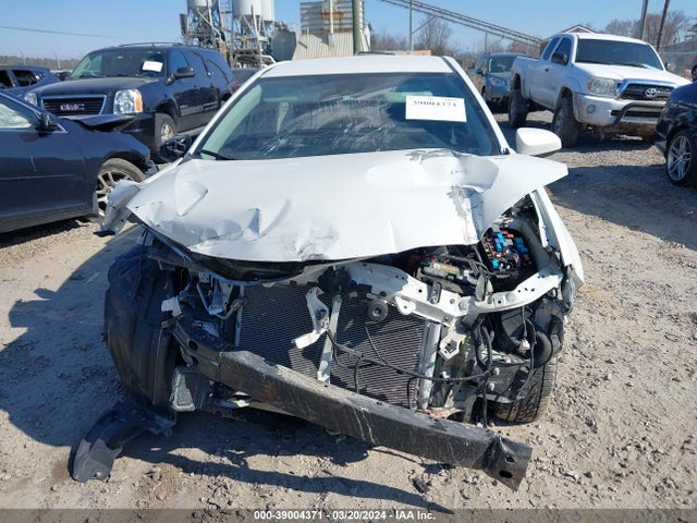 Toyota COROLLA LE 2017 5YFBURHE2HP666201 Image 13