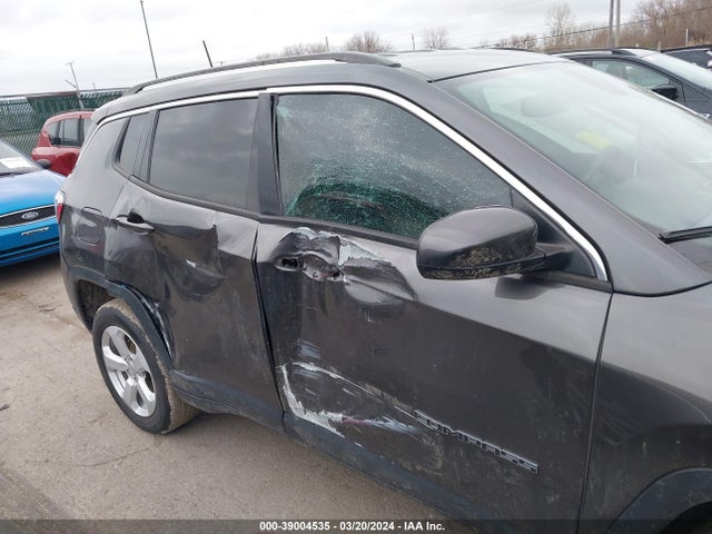Jeep Compass Latitude 4x4 2019 3C4NJDBB7KT659207 Image 6