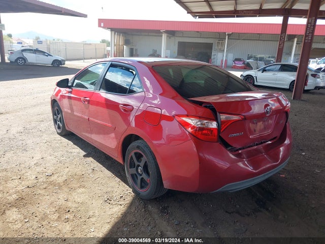 Toyota COROLLA LE 2018 2T1BURHE0JC033265 Image 3