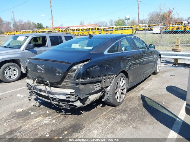 2015 JAGUAR XJ SAJWA1CZ6F8V83645 Photo 3