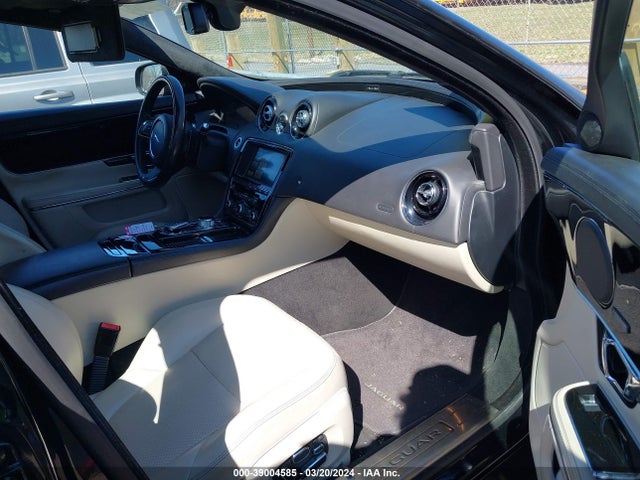 2015 JAGUAR XJ SAJWA1CZ6F8V83645 Photo 4