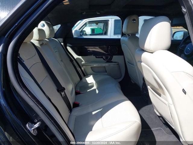 2015 JAGUAR XJ SAJWA1CZ6F8V83645 Photo 7
