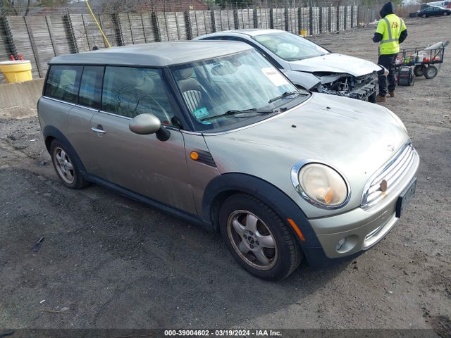 2008 MINI COOPER CLUBMAN WMWML33538TJ46966 Photo 0