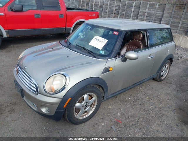 2008 MINI COOPER CLUBMAN WMWML33538TJ46966 Photo 1